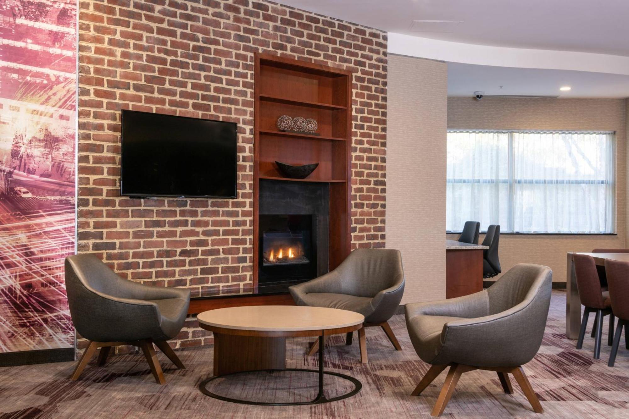 Courtyard By Marriott Newark-University Of Delaware Esterno foto