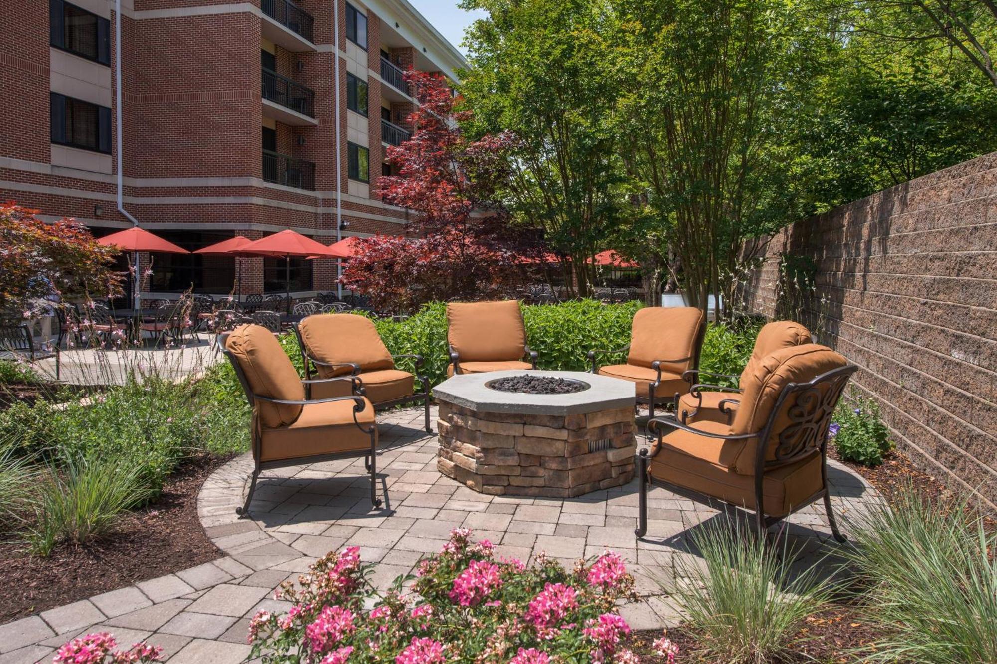 Courtyard By Marriott Newark-University Of Delaware Esterno foto