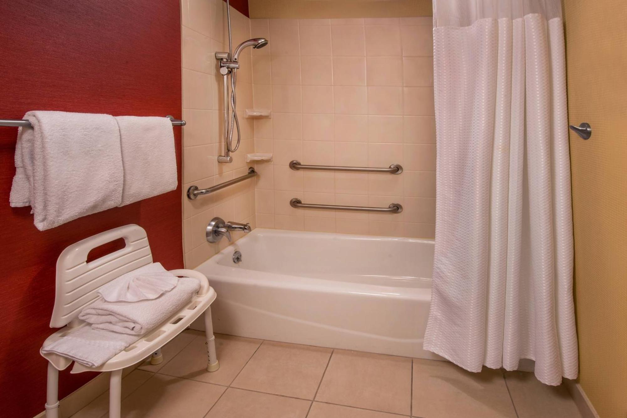 Courtyard By Marriott Newark-University Of Delaware Esterno foto