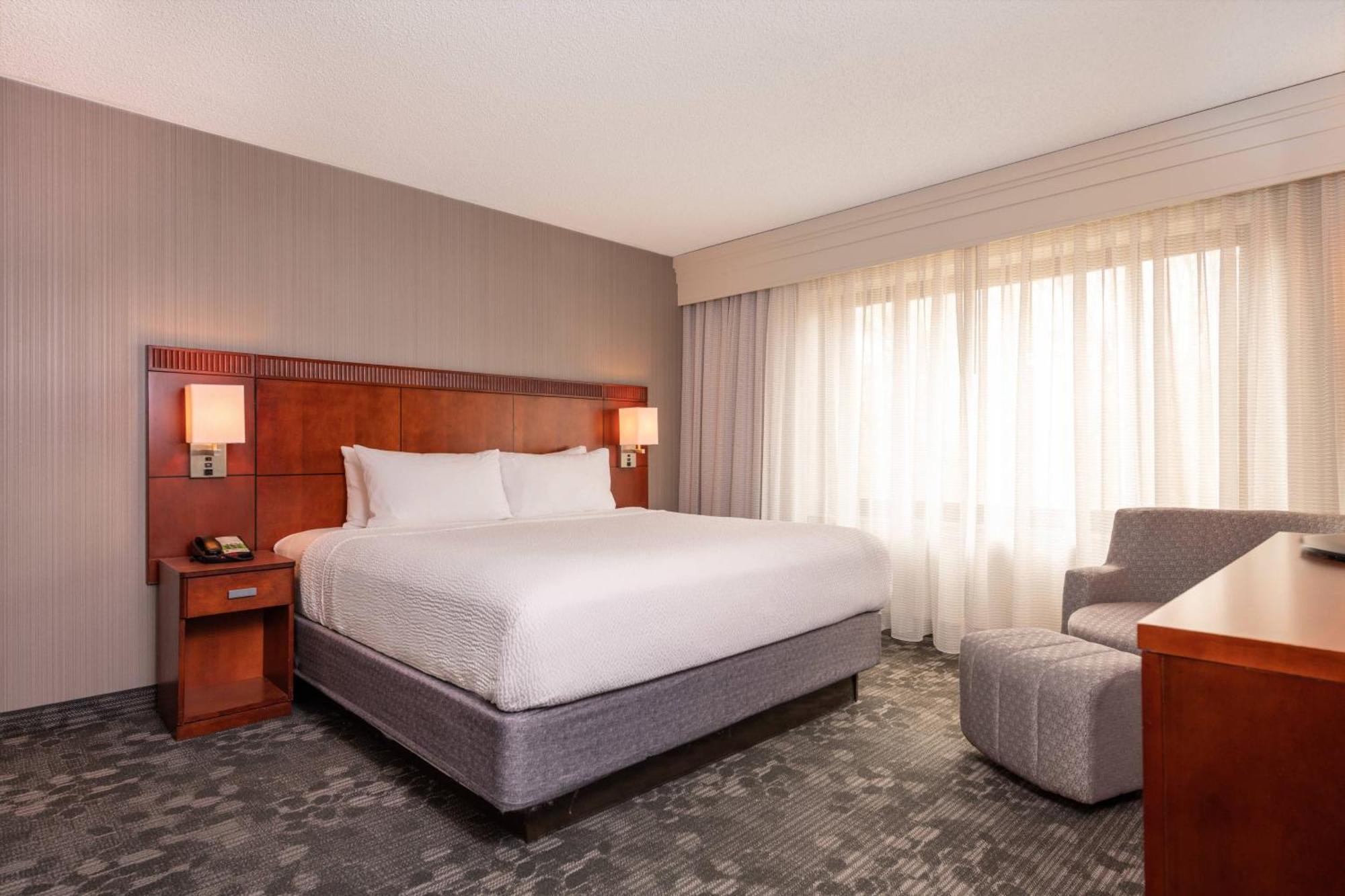 Courtyard By Marriott Newark-University Of Delaware Esterno foto