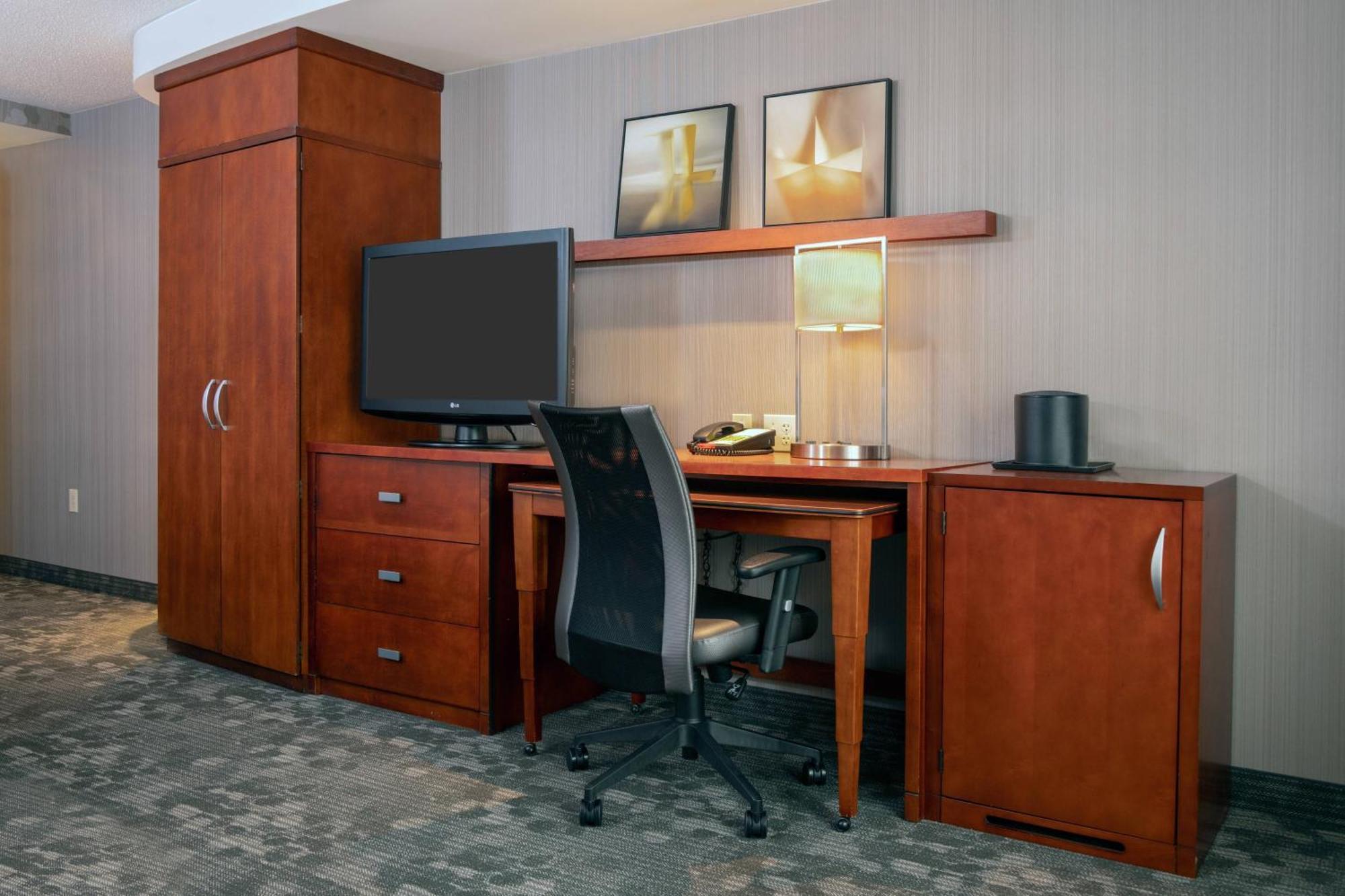 Courtyard By Marriott Newark-University Of Delaware Esterno foto