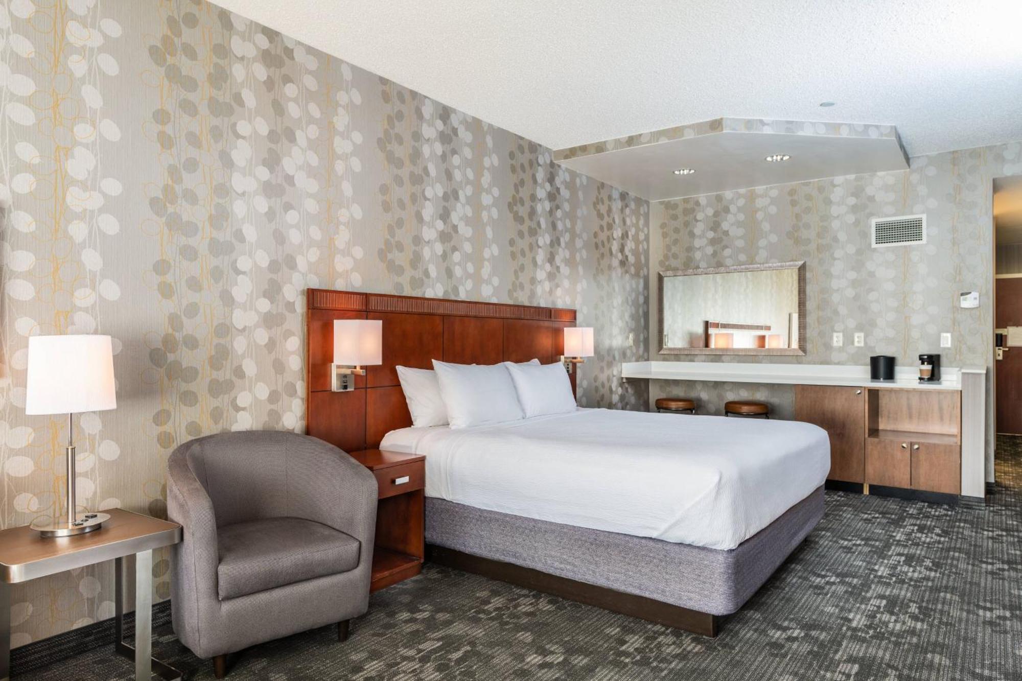 Courtyard By Marriott Newark-University Of Delaware Esterno foto