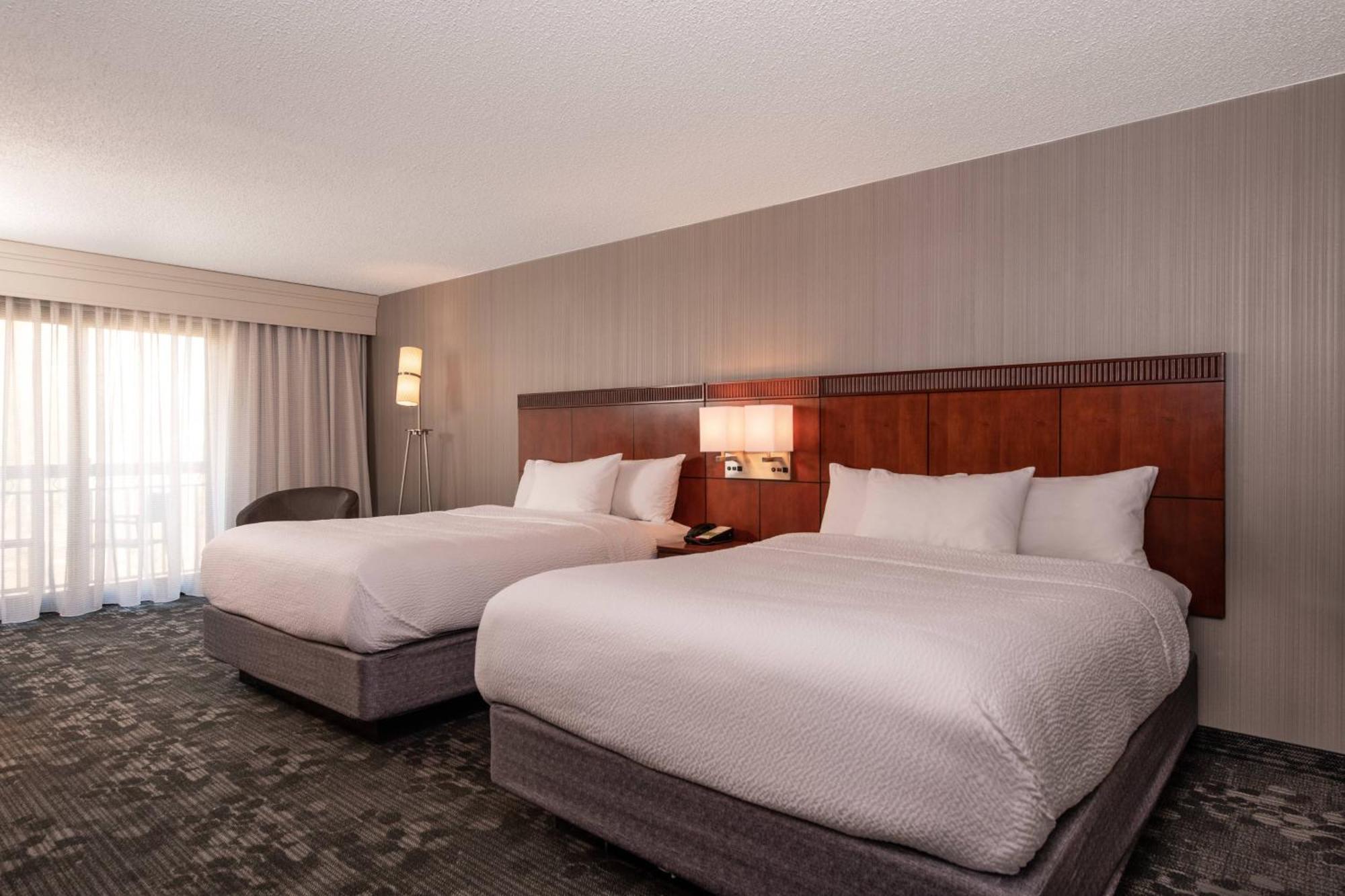 Courtyard By Marriott Newark-University Of Delaware Esterno foto