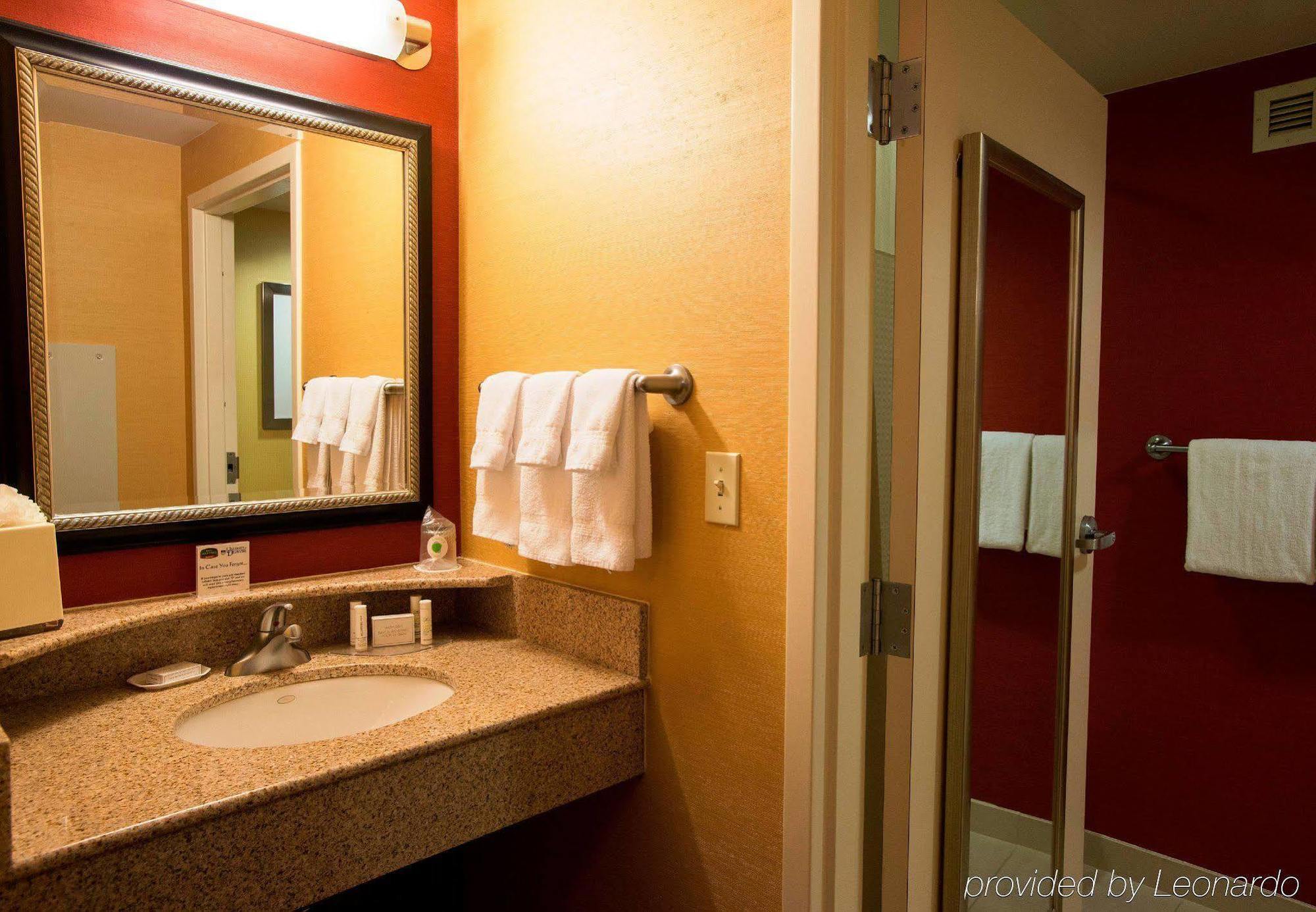 Courtyard By Marriott Newark-University Of Delaware Esterno foto